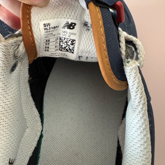 New Balance Women's 574 sneakers in the 'Natural Indigo/Workwear' - Picture 5 of 5